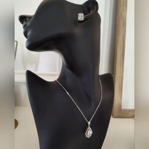 NIB Gorgeous CZ Necklace and Earring Set PERFECT FOR NIGHT OUT OR FORMAL EVENT